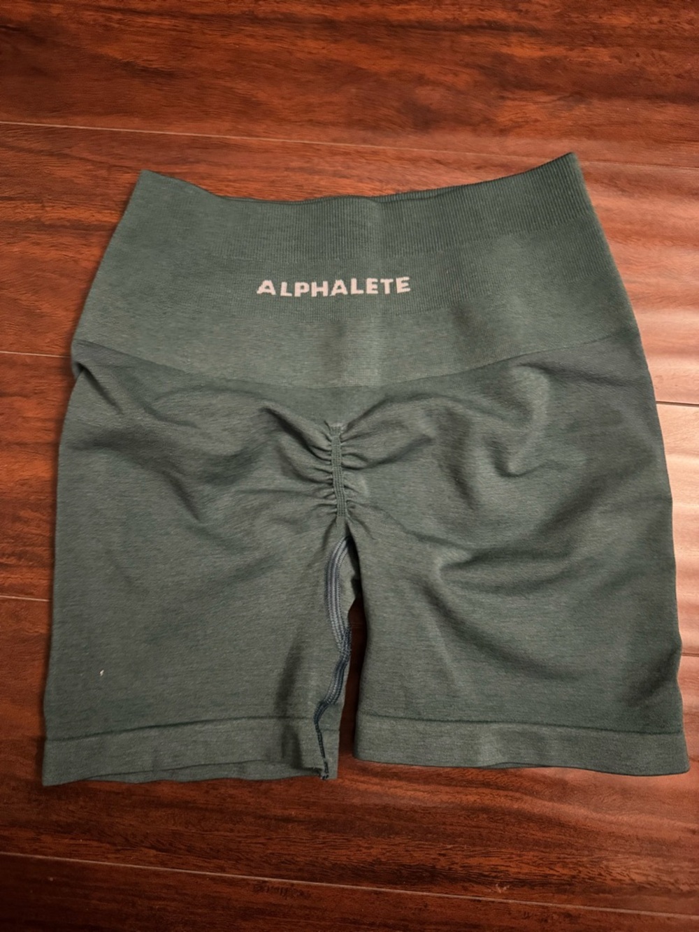 Alphalete High-Waist Scrunch Seam Bike Shorts - Forest Green